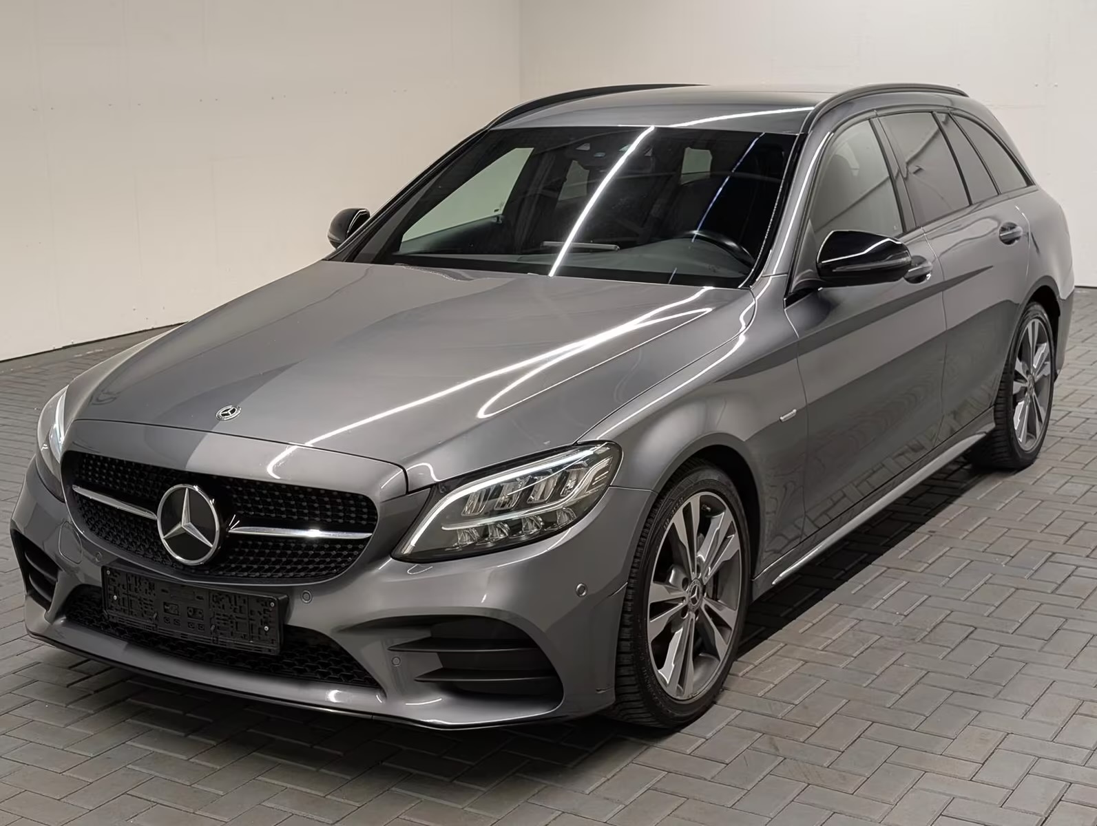 Mercedes-Benz C 220 d AMG-Line Night Edition LED Navi AHK 18-LM