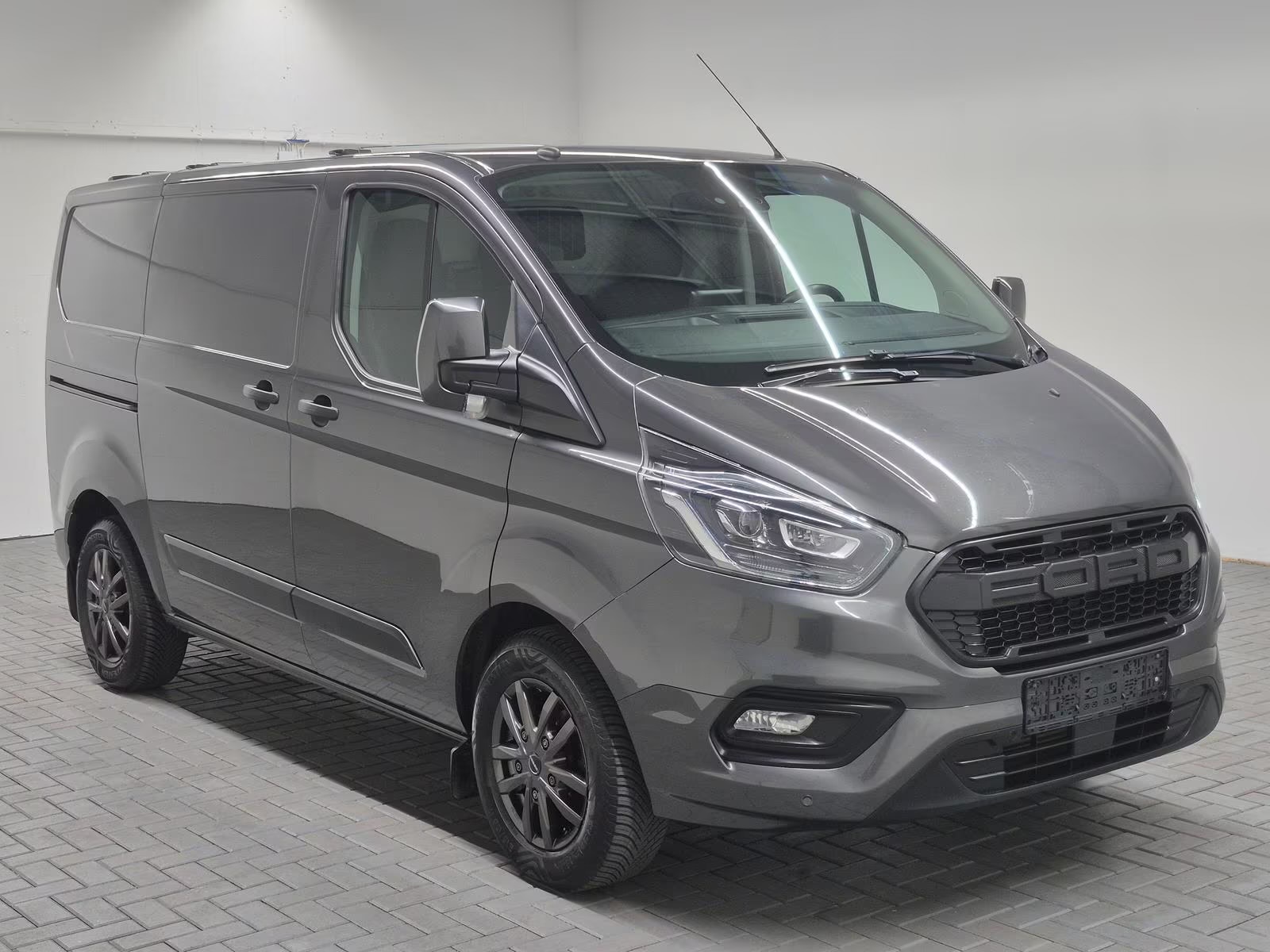 Ford Transit Custom Bi-Xénon SHZ Kam AHK’Tempom. 16LM